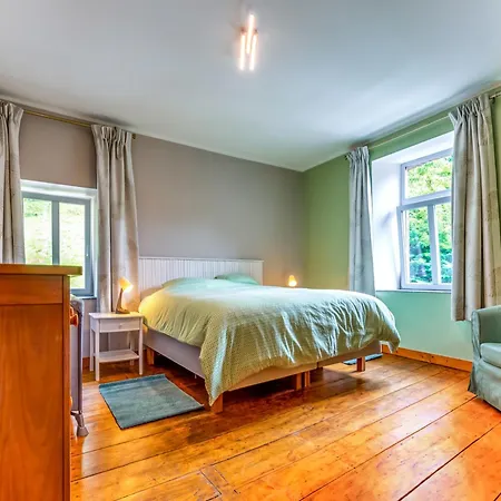 Charming Villa In Harze